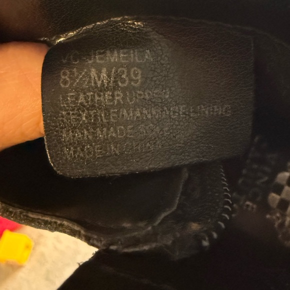 👢Vince Camuto Snake Embossed Pointed Toe Bootie - Size 8.5 - Picture 3 of 12